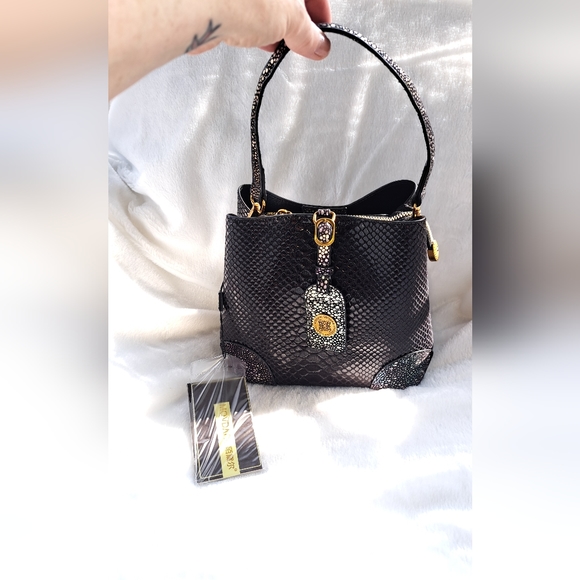 NWT TRENDY Bucket Bag - Picture 2 of 10